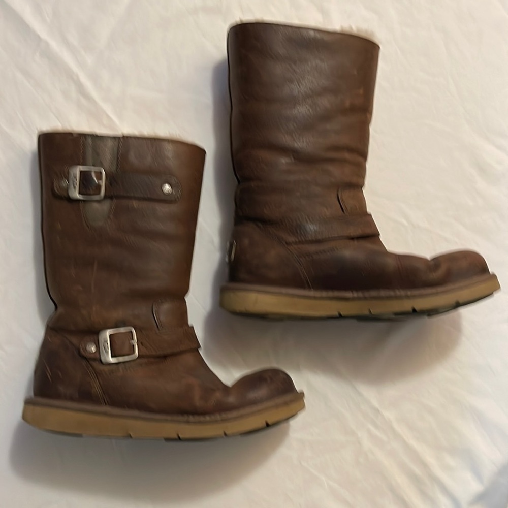 Ugg brown leather boot- size 7